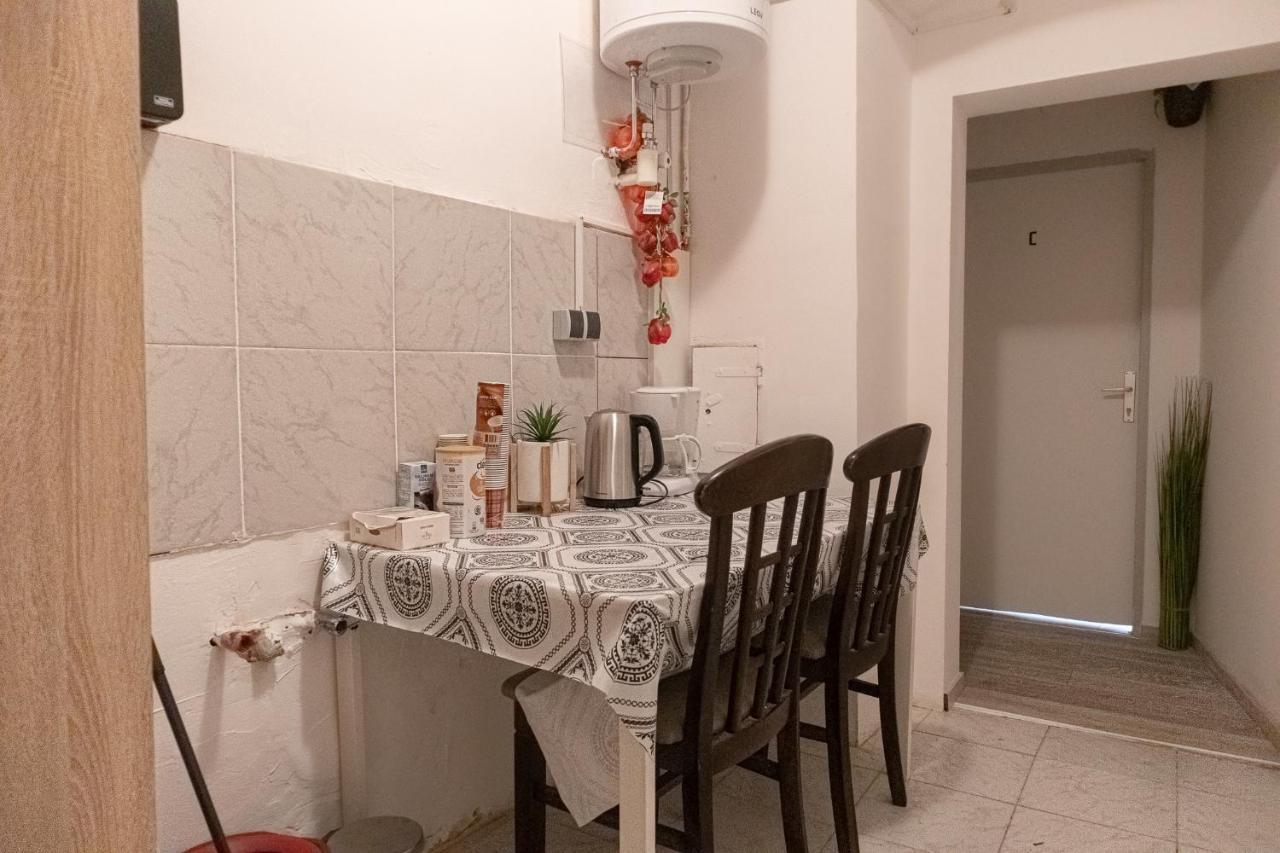 Pleasing Room Hauptbahnhof With Best Location Виена Екстериор снимка
